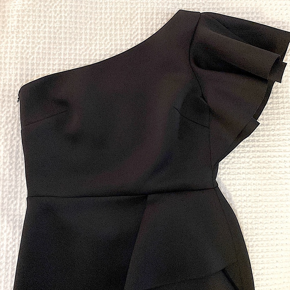 One Shoulder Ruffle Midi Dress in Black (Size 12 US / 14 UK) - Picture 3 of 9